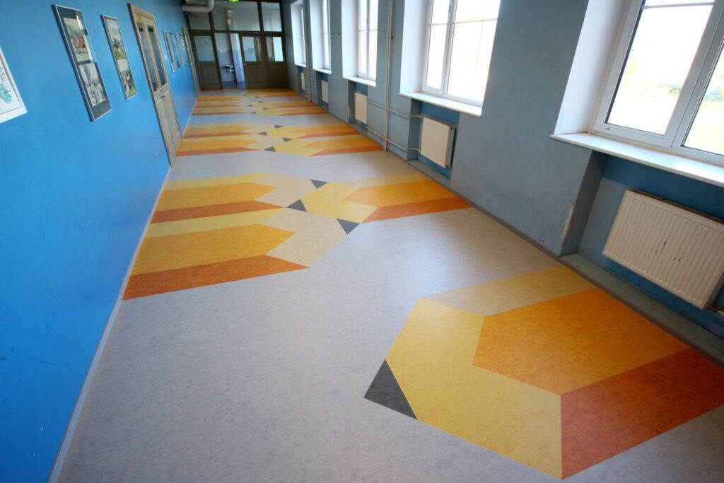 Tallinna Kunstigümnaasium sai maineka arhitekti disainitud põranda